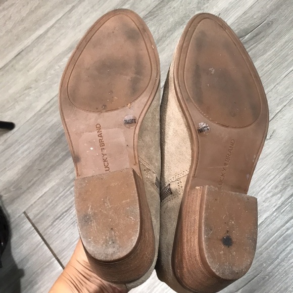 Lucky Brand Fenley Khaki Suede Ankle Booties size 7 - Picture 9 of 9